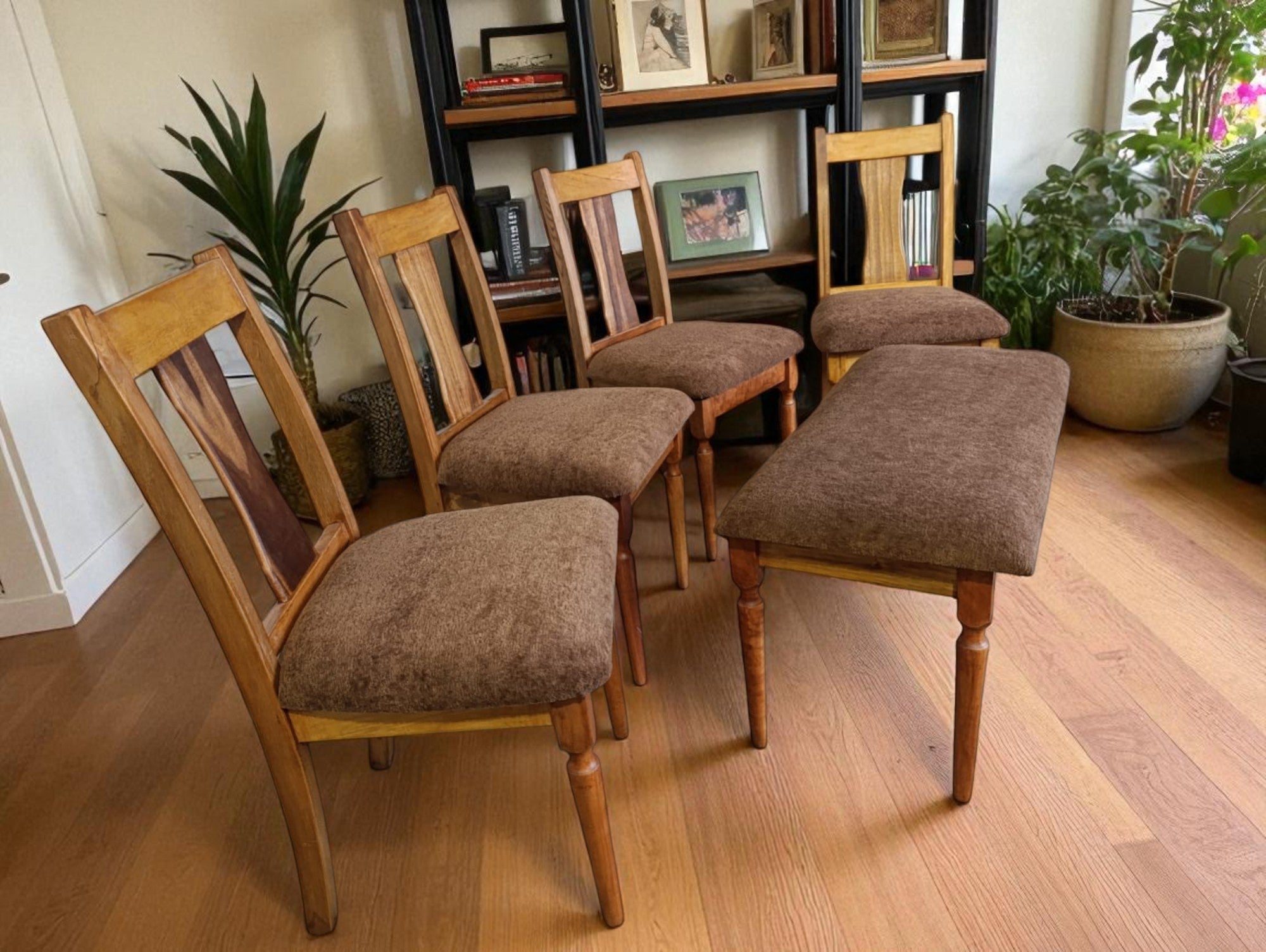 COMEDOR LILY DE 4 SILLAS Y UNA BANCA