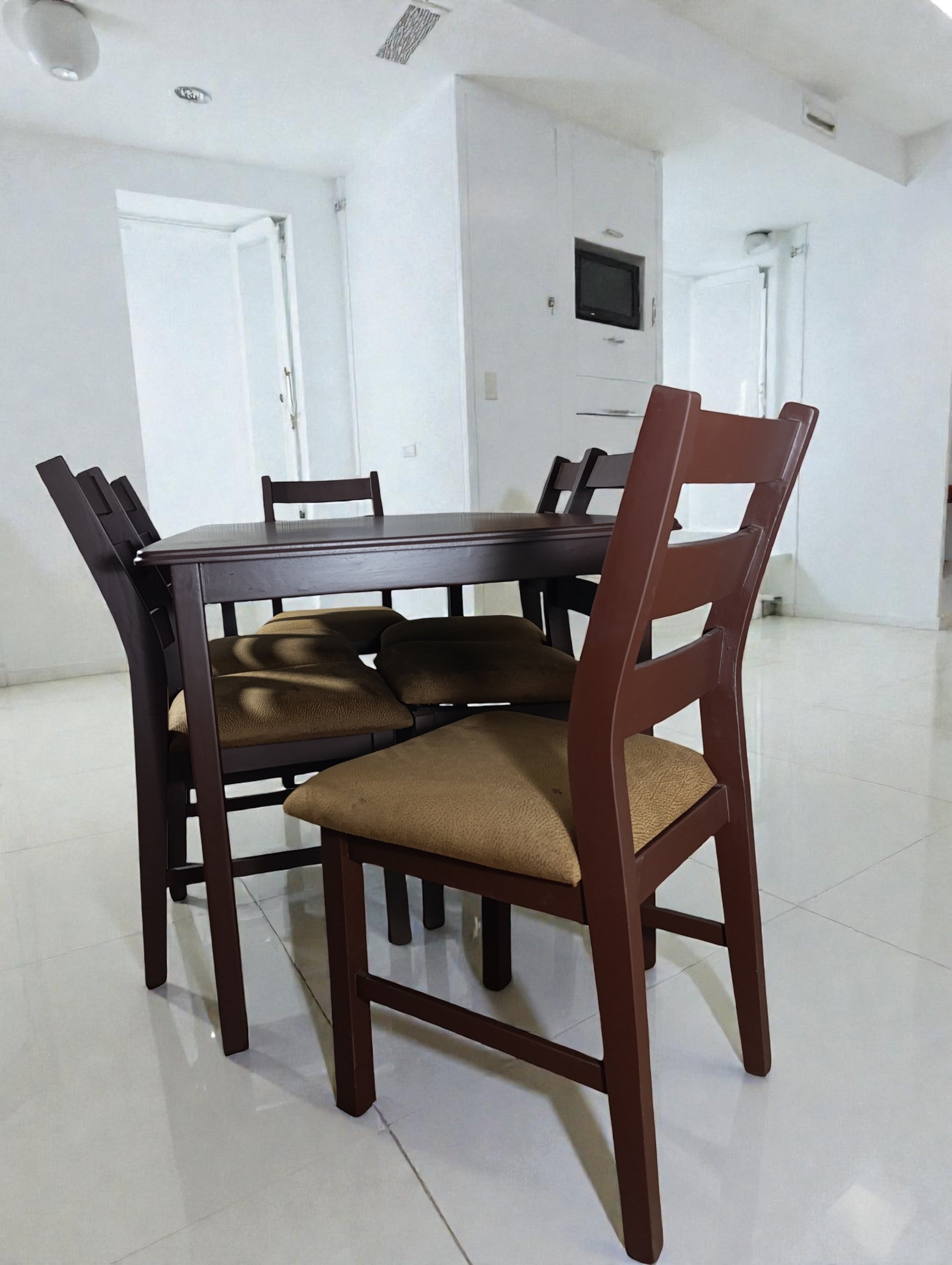COMEDOR VALENTINO